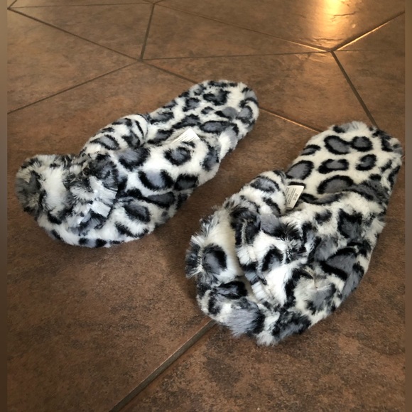 3 pairs house slippers size 7 - Picture 6 of 6